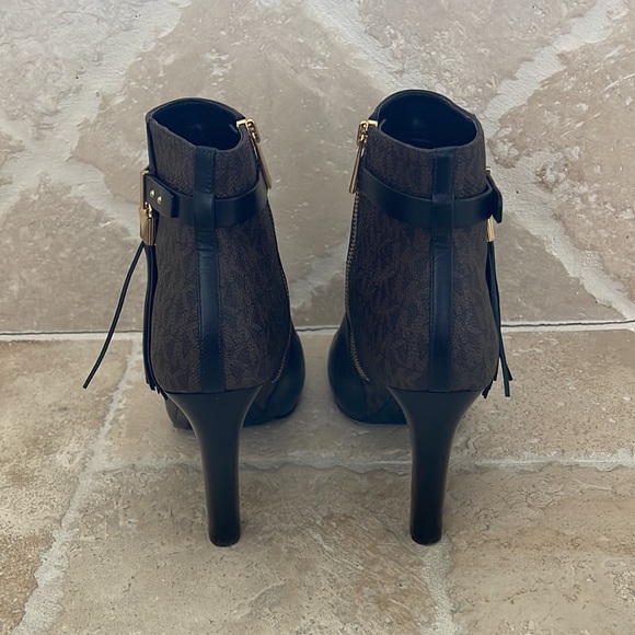 Michael Kors Winslow Open Toe - Picture 3 of 5